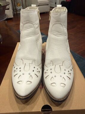 Women's White Leather Ankle Boots with Decorative Cutouts